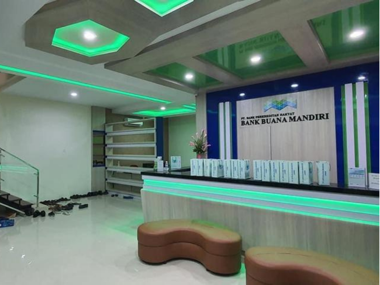 Interior dan eksterior bank buana mandiri